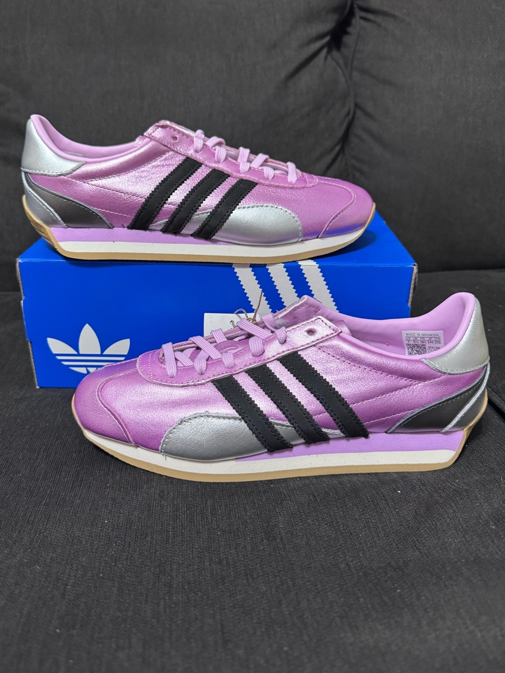 NEW! ADIDAS Country OG
Bliss Lilac Silver Metallic core Black - Picture 3 of 6
